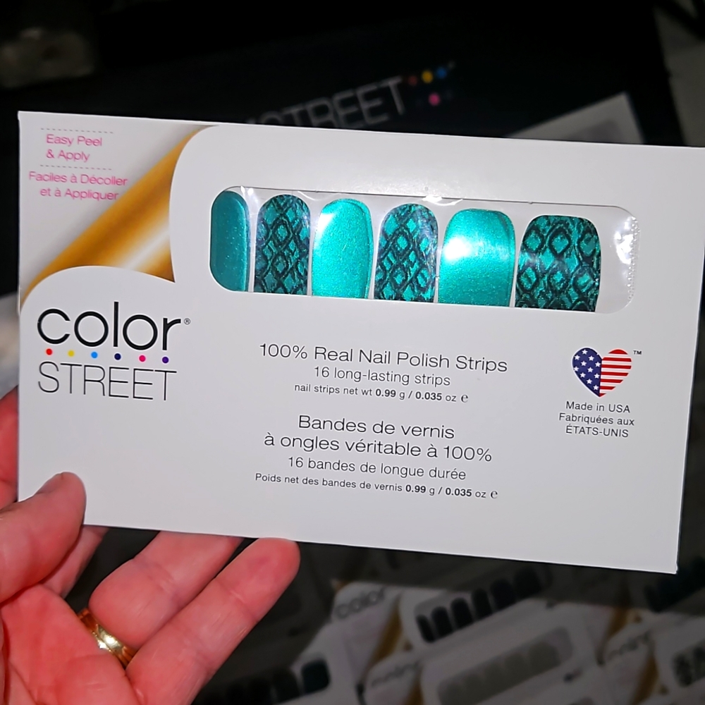 Colorstreet